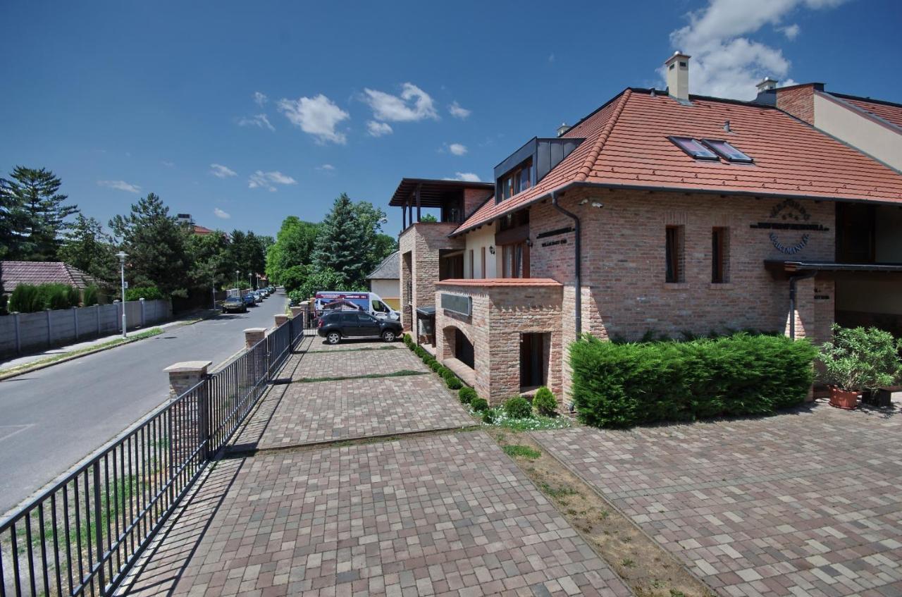 Varfuerdo Panzio Gyula Zewnętrze zdjęcie